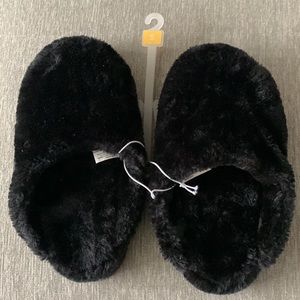 Women’s New Soft Black Fury Size S(5/6) Slipper